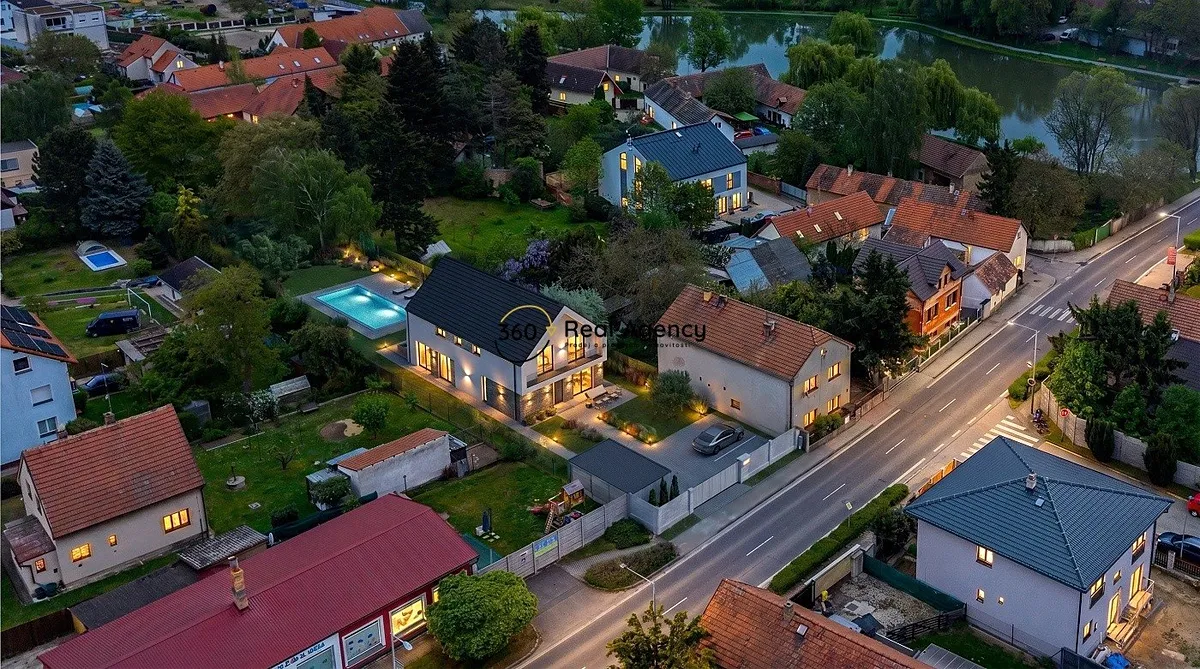 Prodej stavebního pozemku 1418 m²